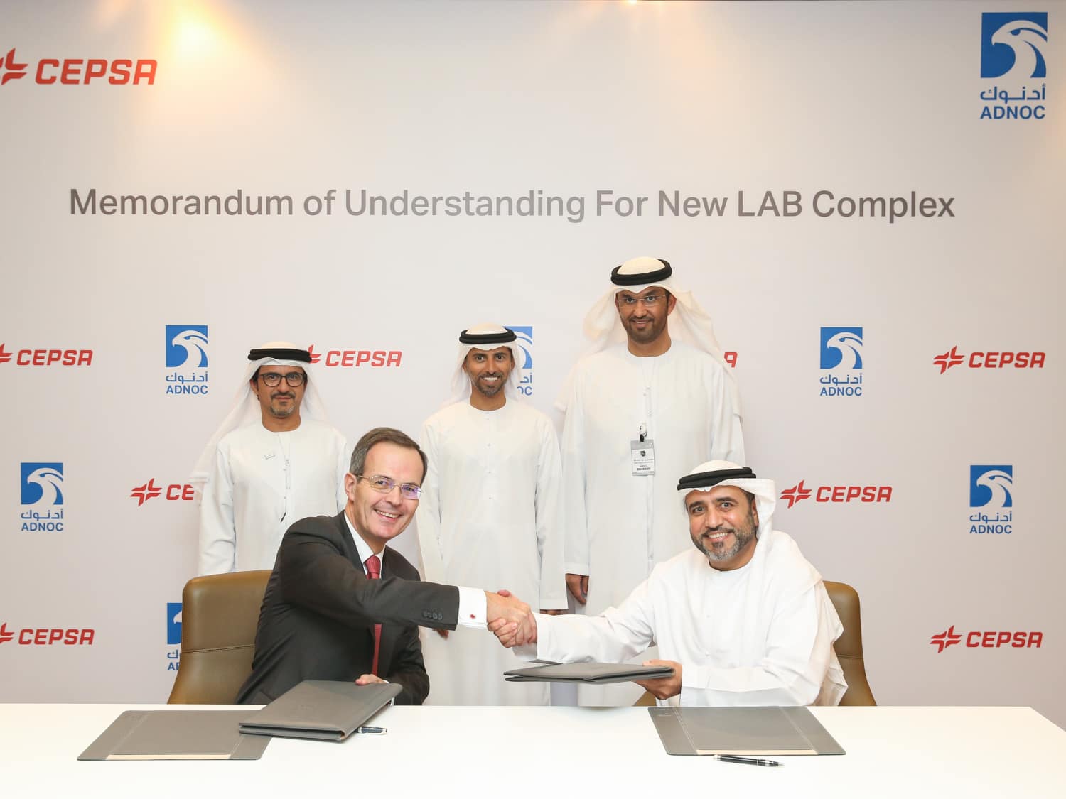 Sitting: Pedro Miró, CEO of Cepsa and Abdulaziz Abdulla Alhajri (Director of Downstream at ADNOC), and behind from left to right: Musabbeh Al Kaabi (CEO of Mubadala's Petroleum and Petrochemicals Platform), Suhail Al Mazrouei (Chairman of Cepsa) and Sultan Ahmed Al Jaber (CEO of ADNOC).